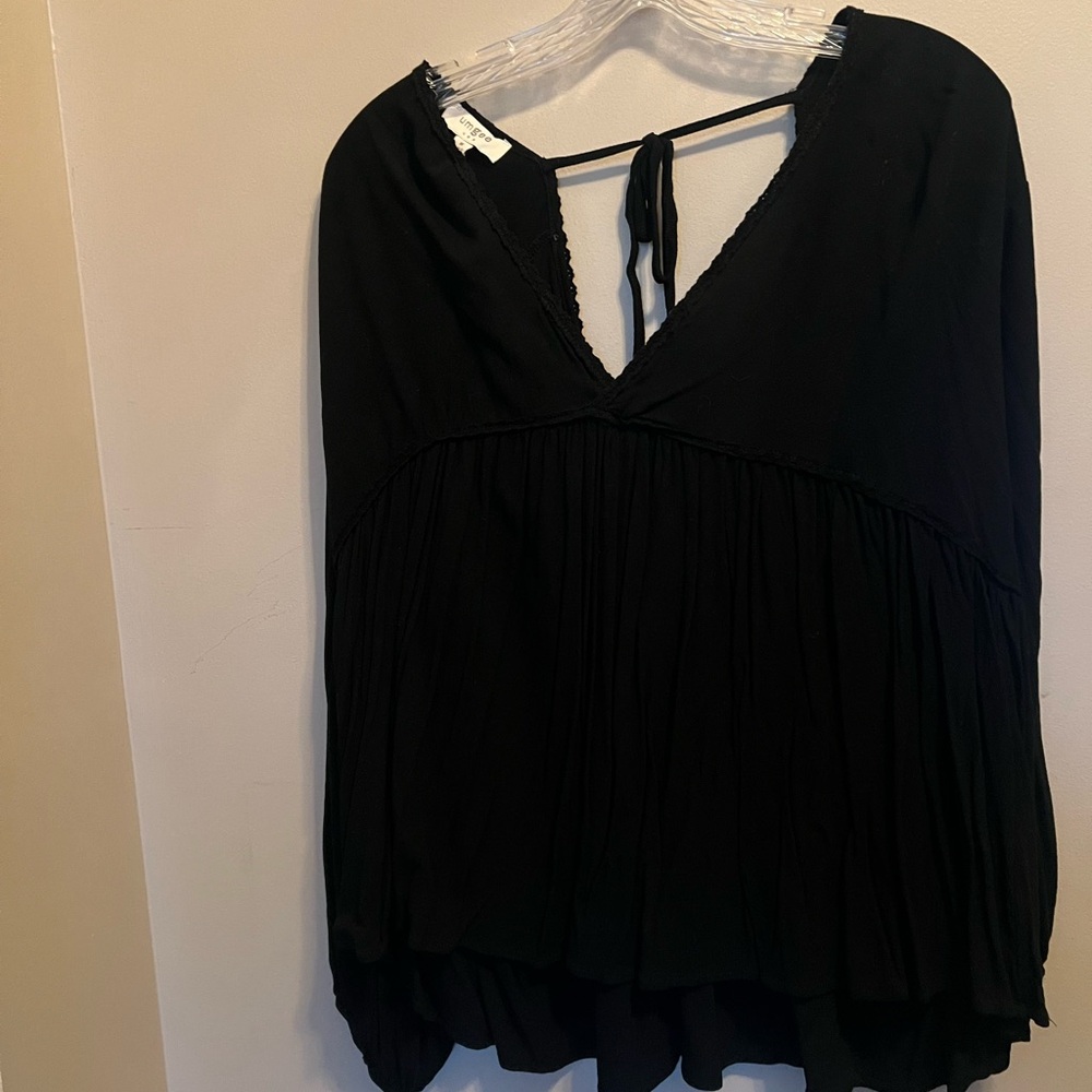 Umgee Black V-Neck Blouse